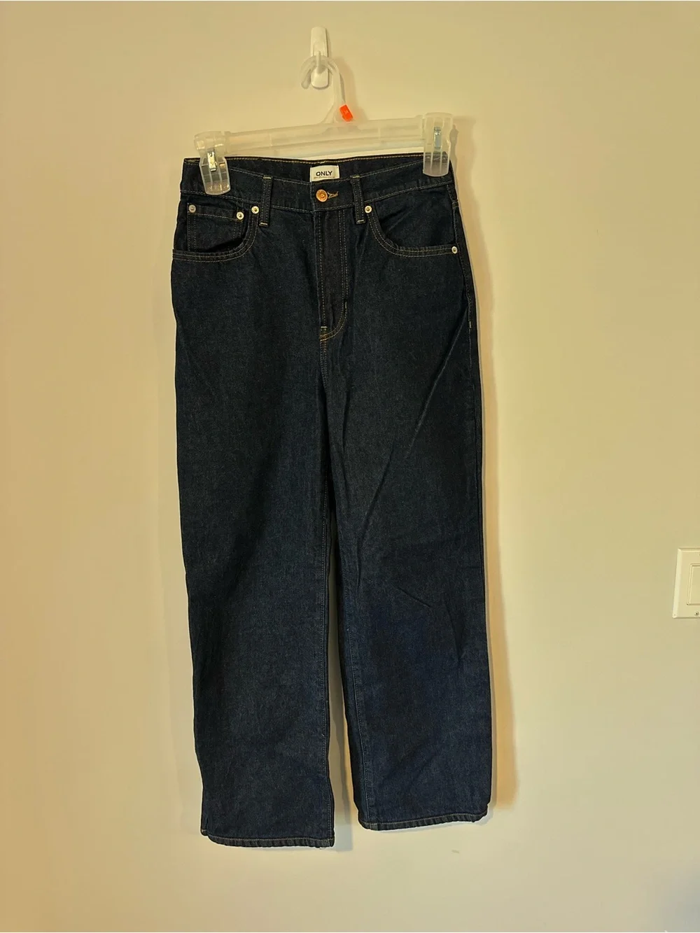 Classic High-Rise Blue Jeans - Versatile Everyday Style - Picture 13 of 14